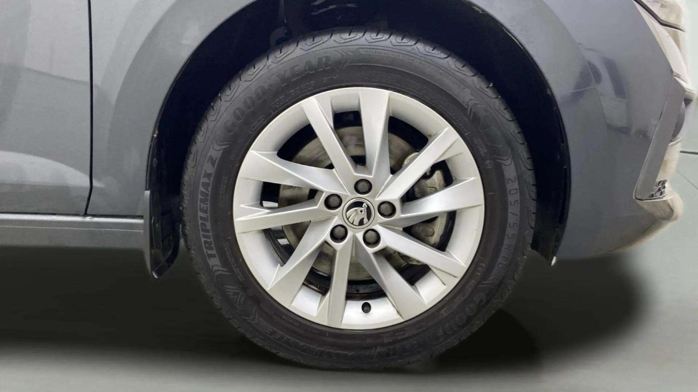 2023 Skoda SLAVIA Ambition 1.5L TSI, Petrol, Manual, 21,223 km, Right Front Wheel