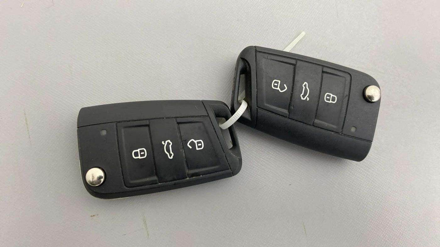 2023 Skoda SLAVIA Ambition 1.5L TSI, Petrol, Manual, 21,223 km, Key Close Up