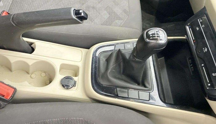 2023 Skoda SLAVIA Ambition 1.5L TSI, Petrol, Manual, 20,988 km, Gear Lever