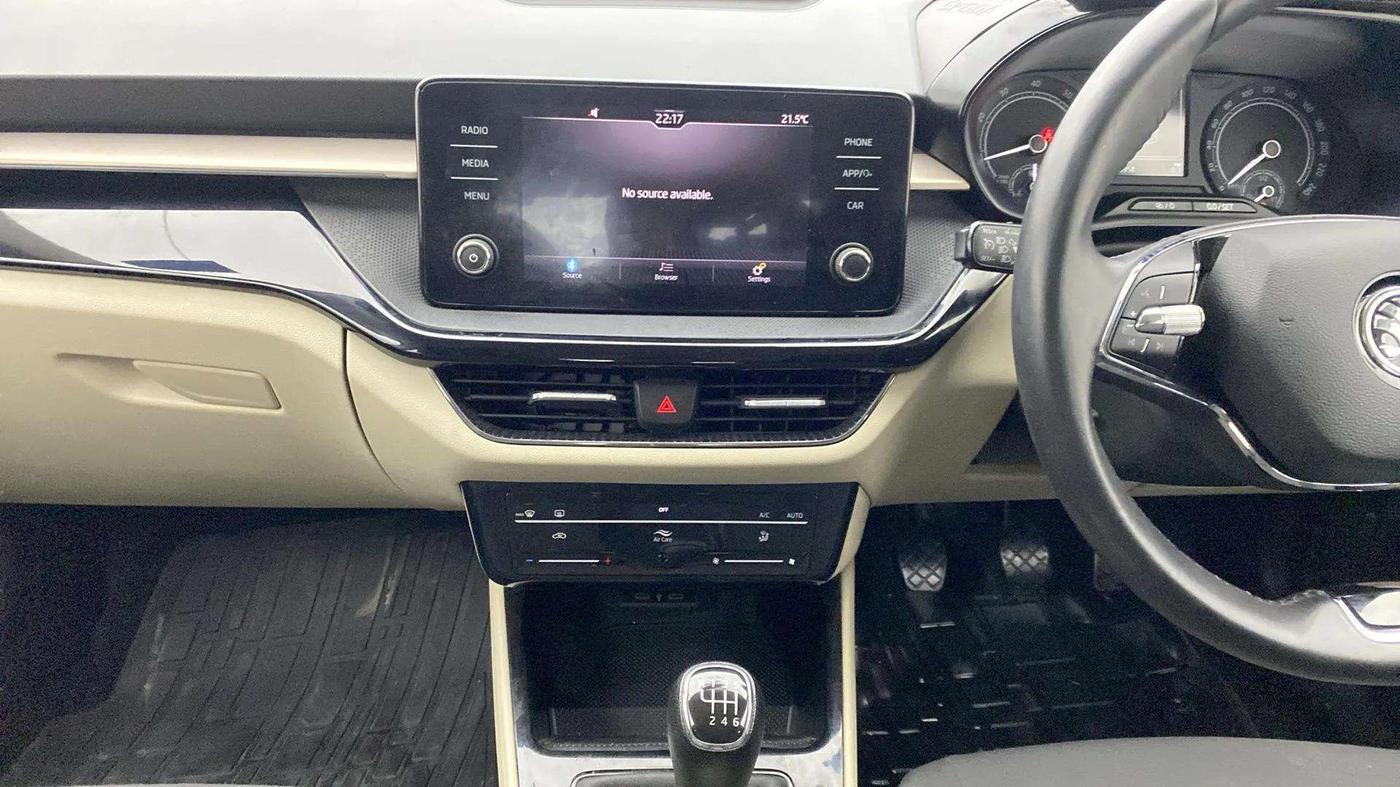 2023 Skoda SLAVIA Ambition 1.5L TSI, Petrol, Manual, 21,223 km, Air Conditioner