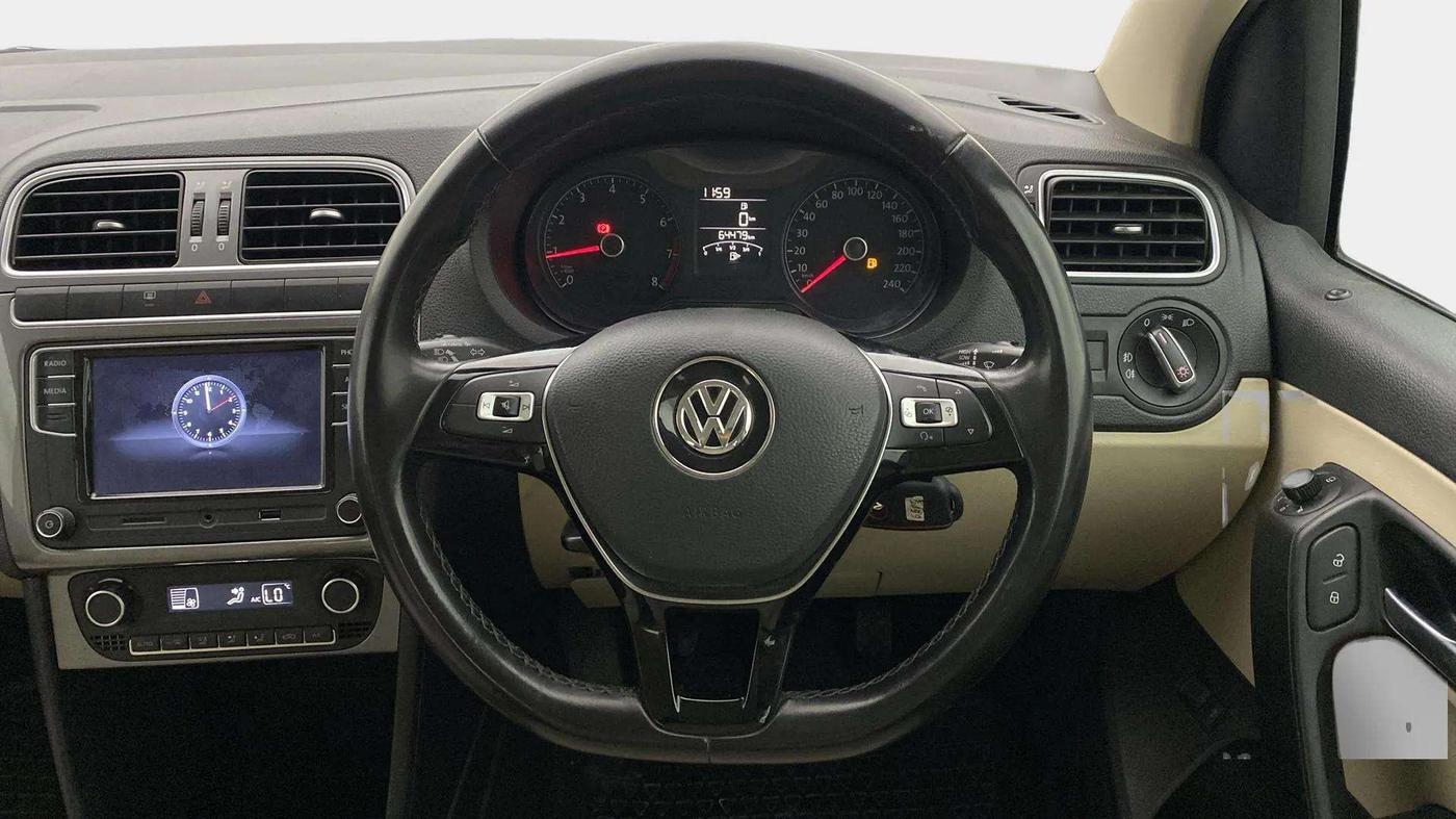 2020 Volkswagen Vento HIGHLINE PLUS 1.0L TSI, Petrol, Manual, 65,182 km, Steering Wheel Close Up