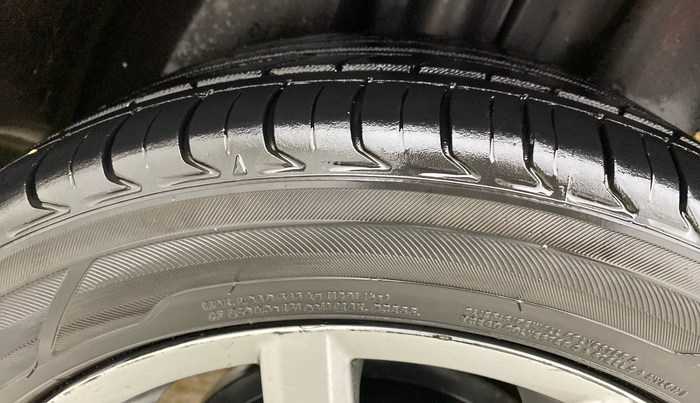 2020 Volkswagen Vento HIGHLINE PLUS 1.0L TSI, Petrol, Manual, 64,479 km, Left Front Tyre Tread