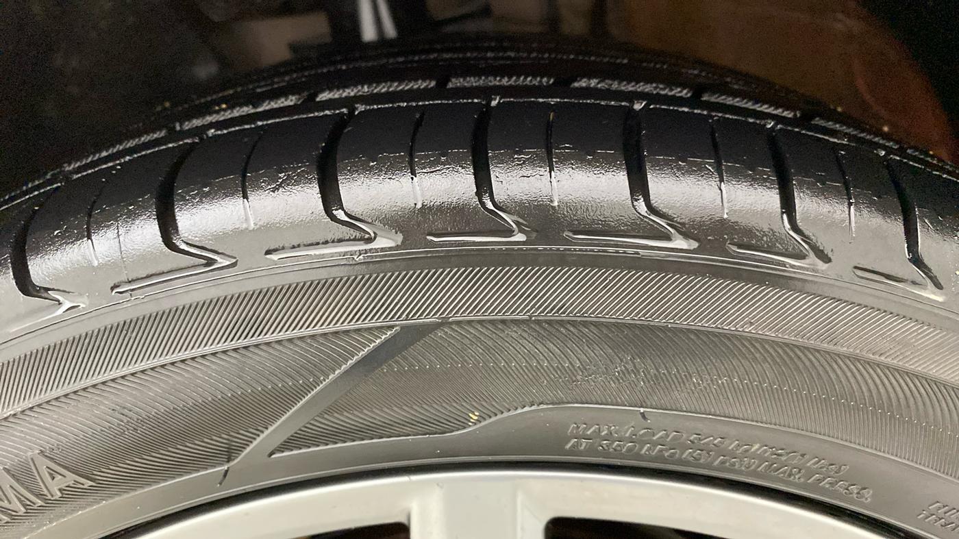 2020 Volkswagen Vento HIGHLINE PLUS 1.0L TSI, Petrol, Manual, 65,182 km, Right Front Tyre Tread
