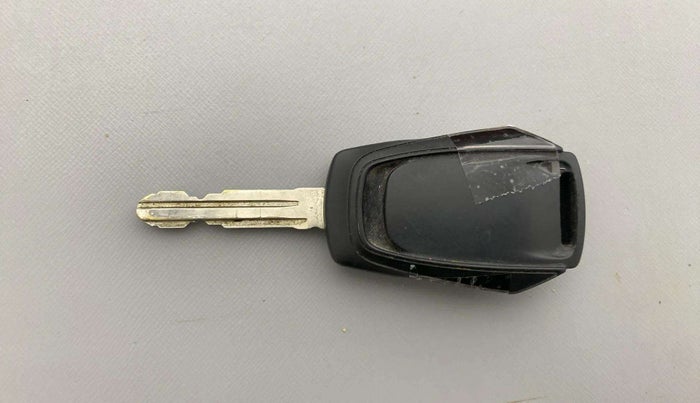 2017 Mahindra Kuv100 K4 6 STR, Petrol, Manual, 20,129 km, Key Close Up