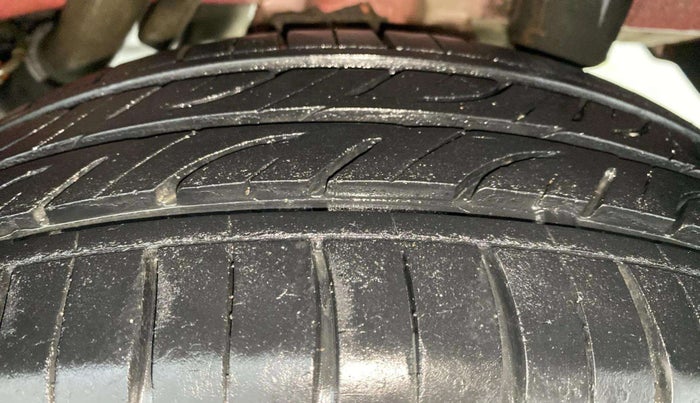 2017 Mahindra Kuv100 K4 6 STR, Petrol, Manual, 20,129 km, Left Rear Tyre Tread