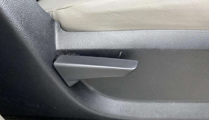 2017 Mahindra Kuv100 K4 6 STR, Petrol, Manual, 20,129 km, Driver Side Adjustment Panel