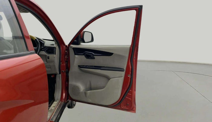 2017 Mahindra Kuv100 K4 6 STR, Petrol, Manual, 20,129 km, RHS Front Door