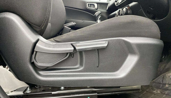 2021 Hyundai VENUE SX 1.0 TURBO IMT, Petrol, Manual, 14,517 km, Driver Side Adjustment Panel