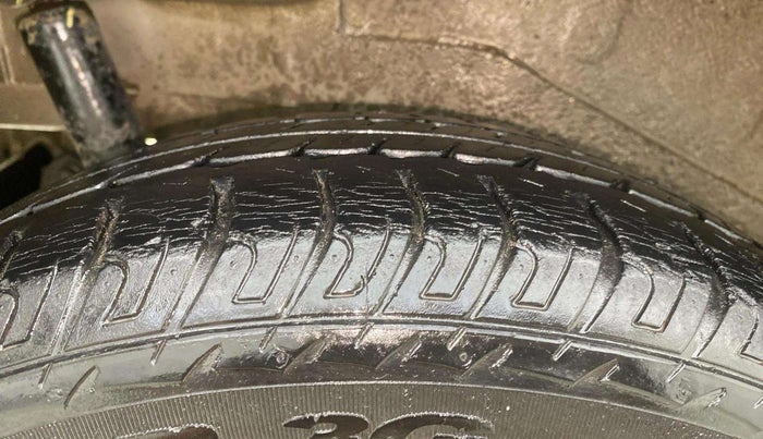 2016 Maruti Wagon R 1.0 VXI, Petrol, Manual, 18,338 km, Right Rear Tyre Tread