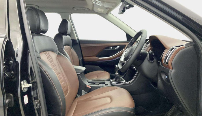 2021 Hyundai ALCAZAR PLATINUM 2.0 MT 7STR, Petrol, Manual, 17,509 km, Right Side Front Door Cabin