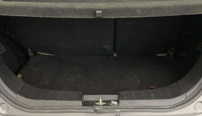 2017 Maruti Wagon R 1.0 VXI, Petrol, Manual, 38,111 km, Boot Inside