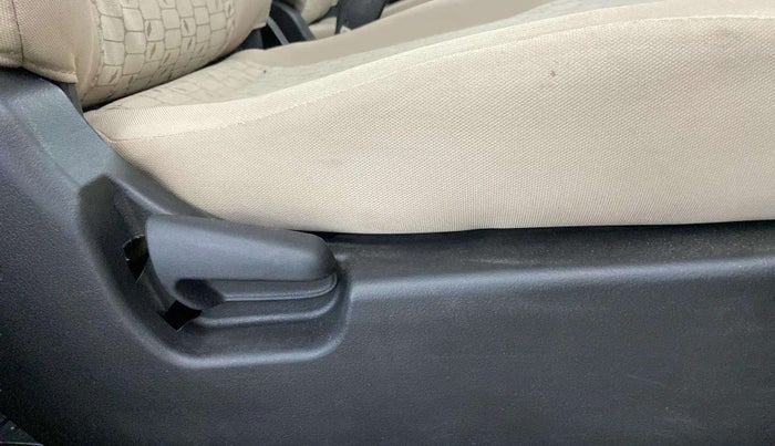 2017 Maruti Wagon R 1.0 VXI, Petrol, Manual, 38,111 km, Driver Side Adjustment Panel