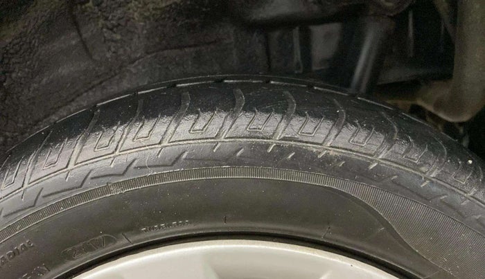 2017 Maruti Wagon R 1.0 VXI, Petrol, Manual, 38,111 km, Left Rear Tyre Tread