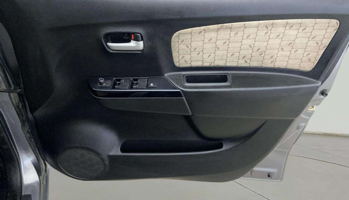 2017 Maruti Wagon R 1.0 VXI, Petrol, Manual, 38,111 km, Driver Side Door Panels Control
