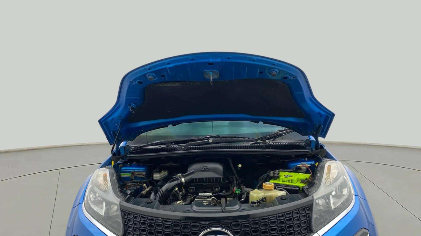 2018 Tata NEXON XT PETROL, Petrol, Manual, 82,477 km, Open Bonet