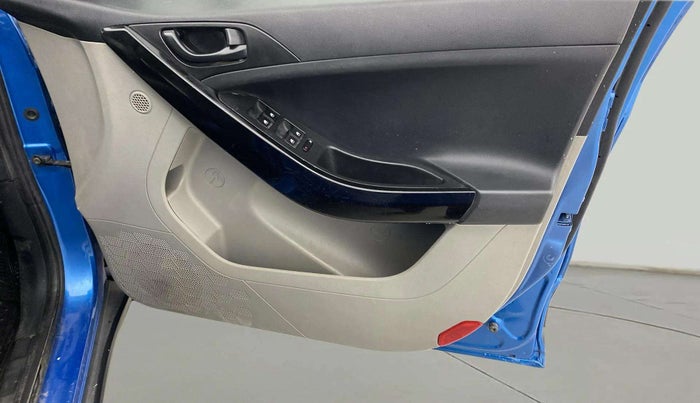 2018 Tata NEXON XT PETROL, Petrol, Manual, 82,406 km, Driver Side Door Panels Control