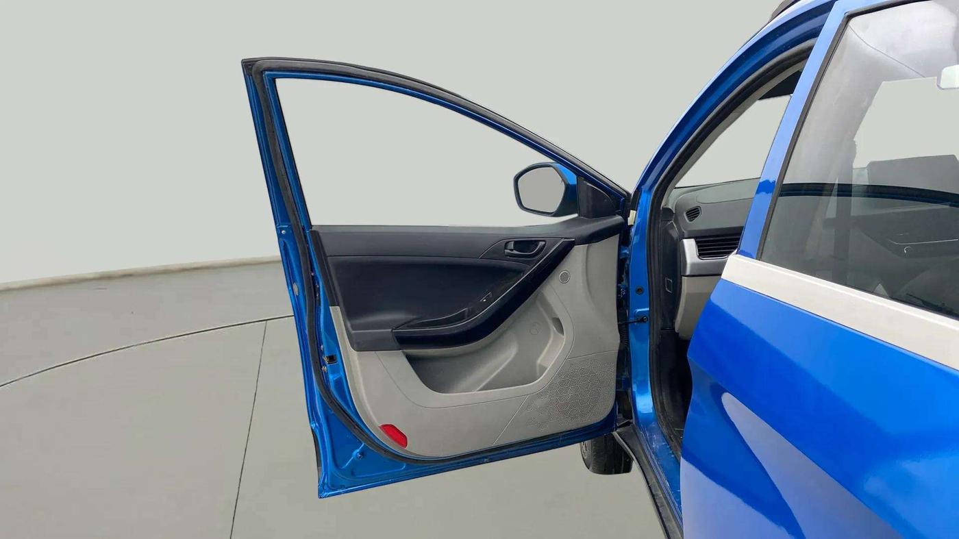 2018 Tata NEXON XT PETROL, Petrol, Manual, 82,477 km, LHS Front Door