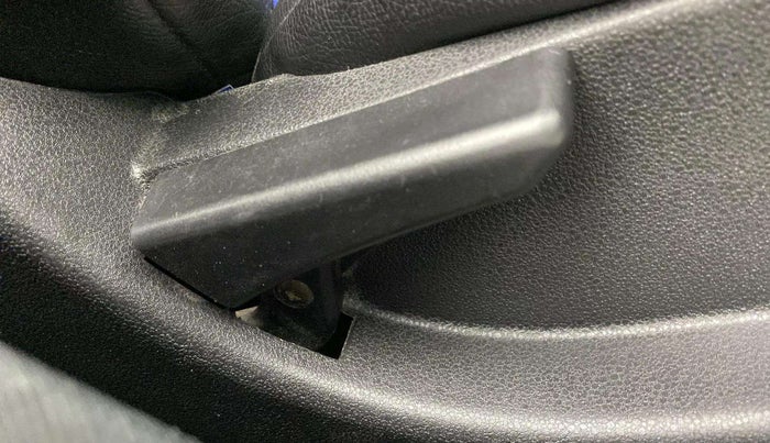 2018 Tata NEXON XT PETROL, Petrol, Manual, 82,406 km, Driver Side Adjustment Panel