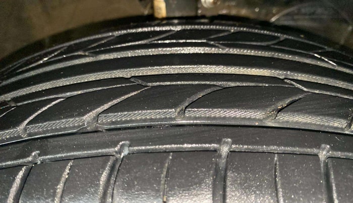 2017 Maruti Baleno DELTA DIESEL 1.3, Diesel, Manual, 85,094 km, Right Front Tyre Tread