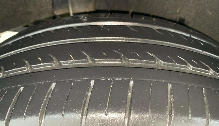 2017 Maruti Baleno DELTA DIESEL 1.3, Diesel, Manual, 85,094 km, Right Rear Tyre Tread