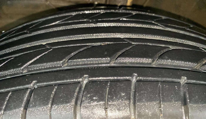 2017 Maruti Baleno DELTA DIESEL 1.3, Diesel, Manual, 85,094 km, Left Front Tyre Tread