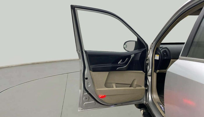 2015 Mahindra XUV500 W10, Diesel, Manual, 97,303 km, LHS Front Door