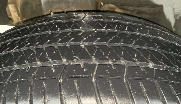 2015 Mahindra XUV500 W10, Diesel, Manual, 97,303 km, Right Rear Tyre Tread