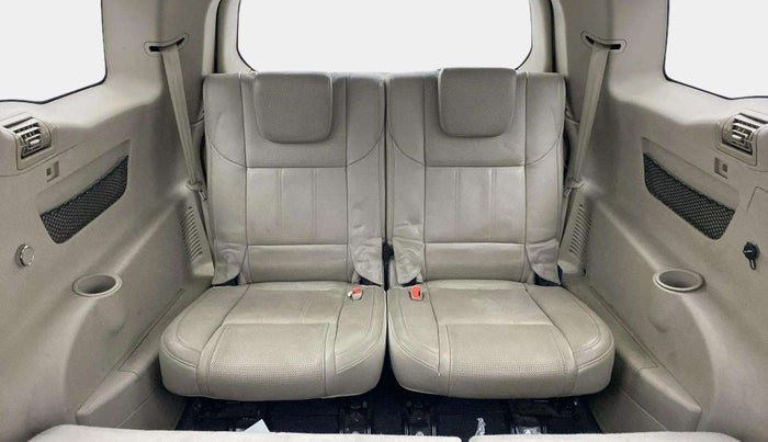 2015 Mahindra XUV500 W10, Diesel, Manual, 97,303 km, Third Seat Row ( optional )