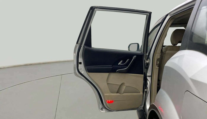 2015 Mahindra XUV500 W10, Diesel, Manual, 97,303 km, LHS Rear Door