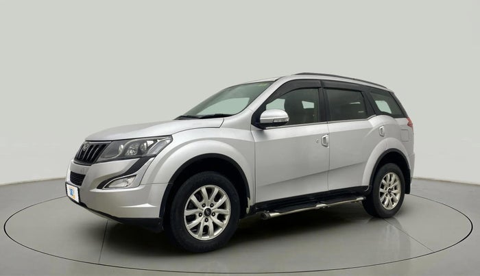 2015 Mahindra XUV500 W10, Diesel, Manual, 97,303 km, Left Front Diagonal