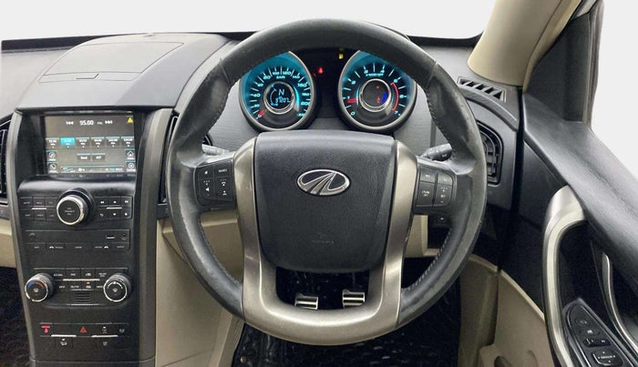 2015 Mahindra XUV500 W10, Diesel, Manual, 97,303 km, Steering Wheel Close Up