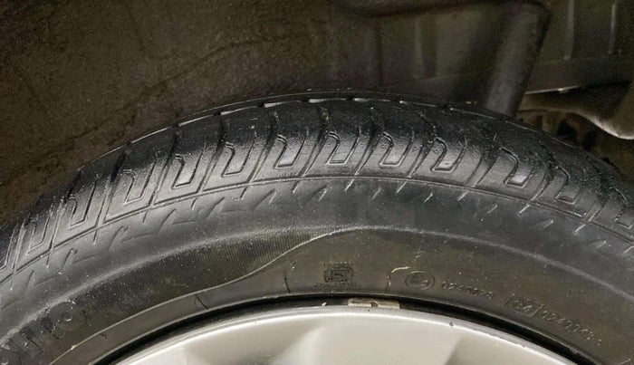 2017 Maruti Wagon R 1.0 VXI AMT, CNG, Automatic, 34,639 km, Left Rear Tyre Tread