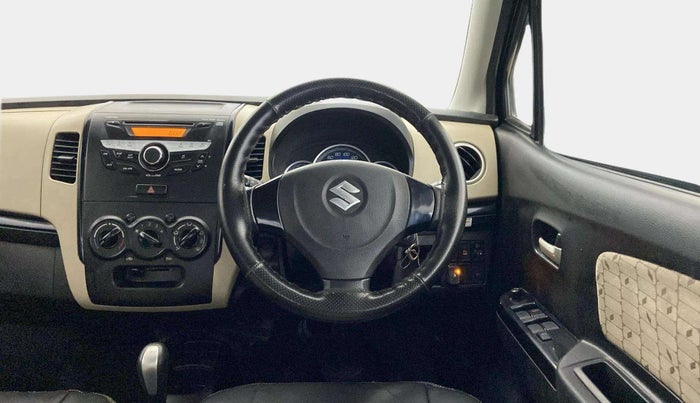2017 Maruti Wagon R 1.0 VXI AMT, CNG, Automatic, 34,639 km, Steering Wheel Close Up