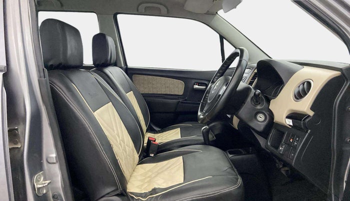 2017 Maruti Wagon R 1.0 VXI AMT, CNG, Automatic, 34,639 km, Right Side Front Door Cabin