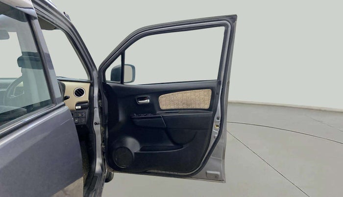 2017 Maruti Wagon R 1.0 VXI AMT, CNG, Automatic, 34,639 km, RHS Front Door