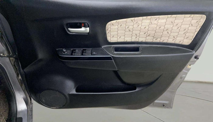 2017 Maruti Wagon R 1.0 VXI AMT, CNG, Automatic, 34,639 km, Driver Side Door Panels Control