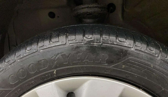 2017 Maruti Wagon R 1.0 VXI AMT, CNG, Automatic, 34,639 km, Left Front Tyre Tread