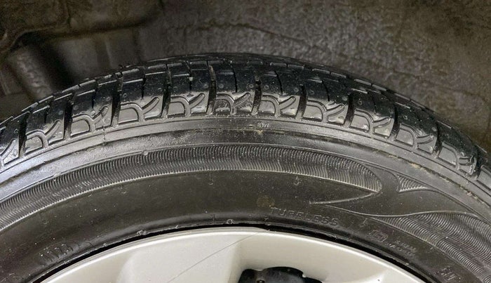 2017 Maruti Wagon R 1.0 VXI AMT, CNG, Automatic, 34,639 km, Right Rear Tyre Tread