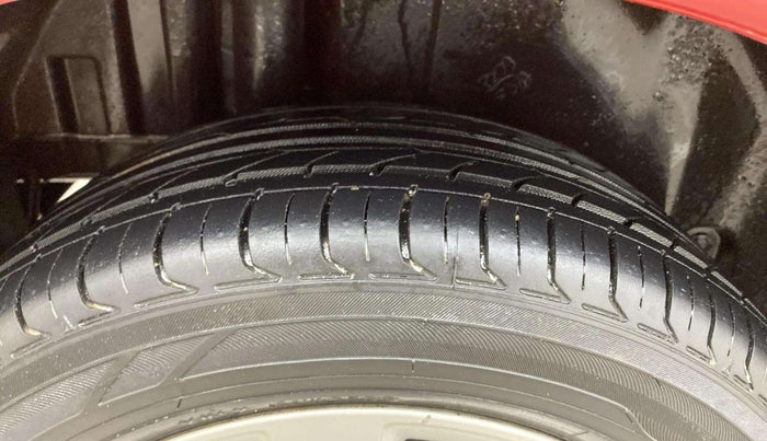 2016 Maruti Swift ZXI, Petrol, Manual, 35,345 km, Right Rear Tyre Tread