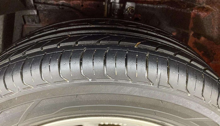 2016 Maruti Swift ZXI, Petrol, Manual, 35,345 km, Left Front Tyre Tread