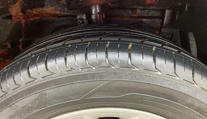2016 Maruti Swift ZXI, Petrol, Manual, 35,345 km, Right Front Tyre Tread