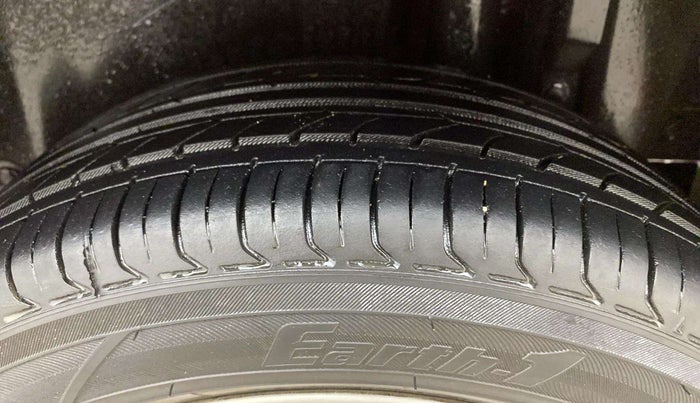 2016 Maruti Swift ZXI, Petrol, Manual, 35,345 km, Left Rear Tyre Tread