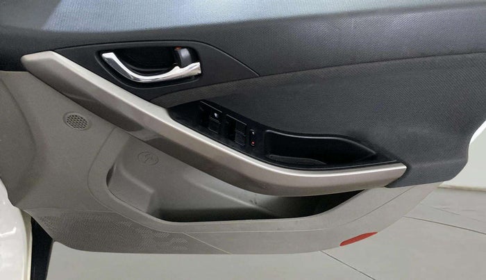 2018 Tata NEXON XZ PLUS PETROL, Petrol, Manual, 33,177 km, Driver Side Door Panels Control