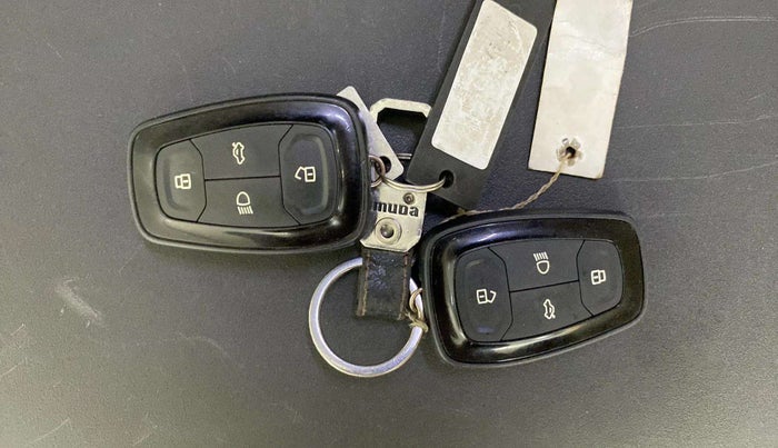 2018 Tata NEXON XZ PLUS PETROL, Petrol, Manual, 33,177 km, Key Close Up