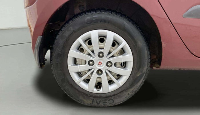 2015 Hyundai i10 MAGNA 1.1, Petrol, Manual, 1,07,598 km, Right Rear Wheel