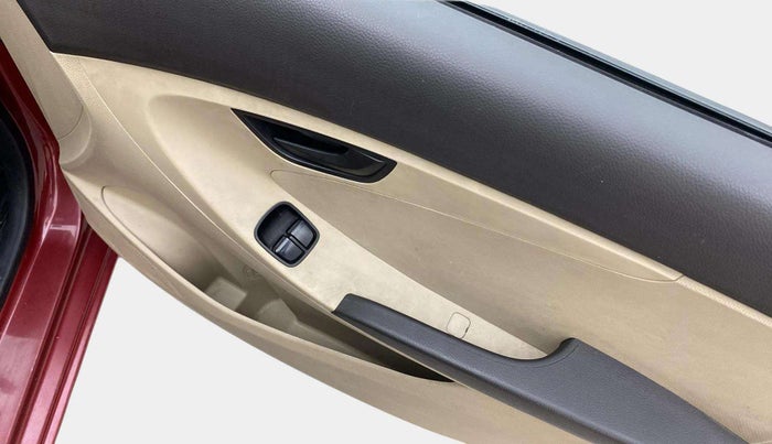 2017 Hyundai Eon ERA +, Petrol, Manual, 79,701 km, Driver Side Door Panels Control