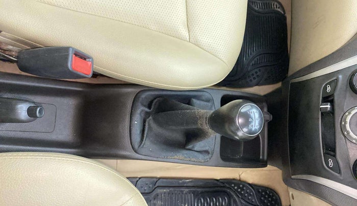 2017 Hyundai Eon ERA +, Petrol, Manual, 79,701 km, Gear Lever