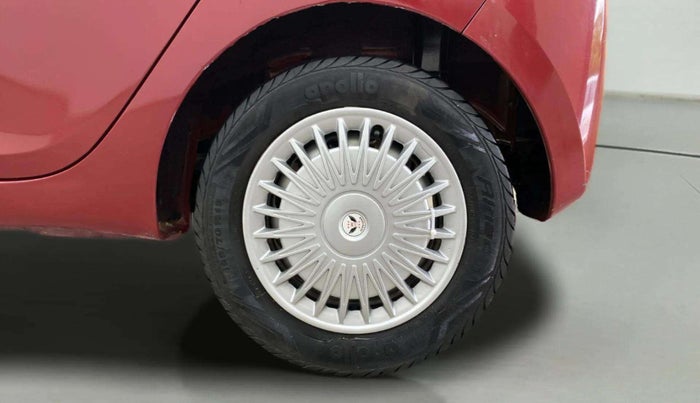 2017 Hyundai Eon ERA +, Petrol, Manual, 79,701 km, Left Rear Wheel