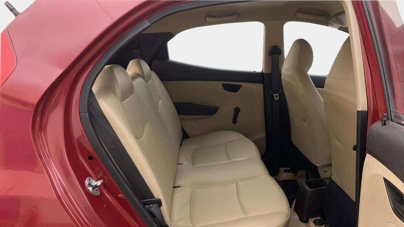 2017 Hyundai Eon ERA +, Petrol, Manual, 79,701 km, Right Side Rear Door Cabin