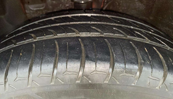 2015 Hyundai Elite i20 ASTA 1.2, Petrol, Manual, 68,068 km, Left Front Tyre Tread